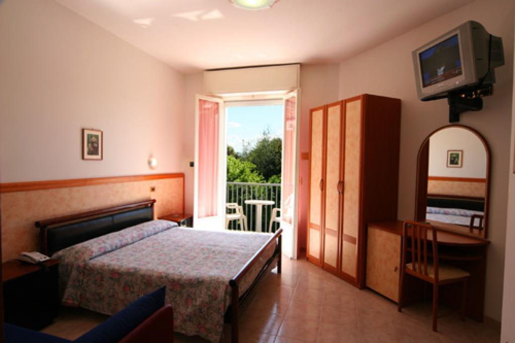 Hotel Parigi Rimini Dış mekan fotoğraf