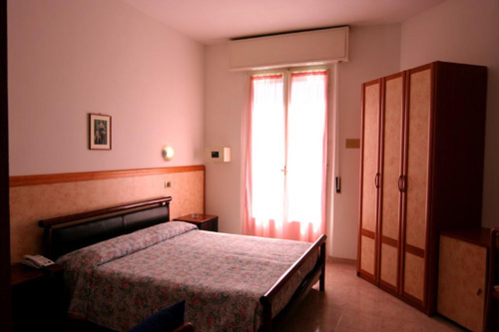 Hotel Parigi Rimini Dış mekan fotoğraf