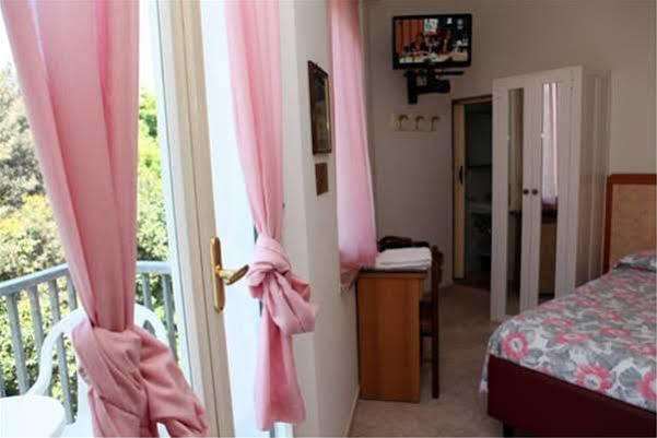 Hotel Parigi Rimini Dış mekan fotoğraf